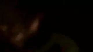 Milana ta TaLor pristato savo vaginą į rožinį vibratorių.