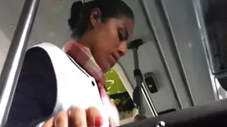 Ji sucks gaidys ir fucks salone.