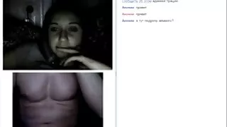 Mergina sukrėstas sušikti su draugu.