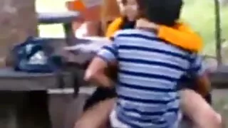 Nympho sucks gaidys priešais kamerą.