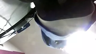 Liesas Grožis atėjo į liejimą ir turėjo gerą šūdą su direktoriumi.