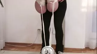 Išleiskite spermą ant psichologo kojų.