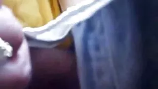 Pakliuvom Natasha Gražus ant sofos ir cumshot, pūlingas.