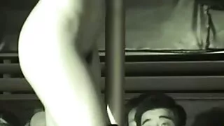 Žaisti su gaidys paplūdimyje.