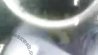 Puff sed vilioja vyras su gauruotas pūlingas.
