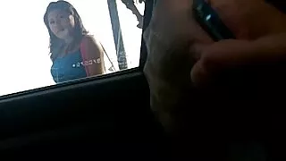 Ryte aš išvaliau savo draugo gerklę su gaidžiu ant virtuvės stalo.