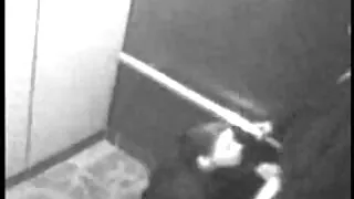 Chick szamotanie išjungti vaikino gaidys ir gauna cum.