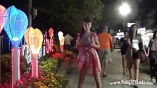 Odessitka masturbates Nusiskuto Pūlingas dieną.