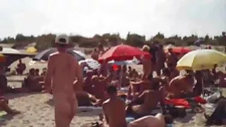 Rusai turi analinis seksas su dildo.