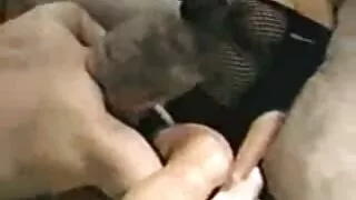 Toks Busty Handjob gauna sprogo cum visos save.