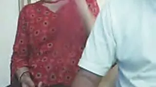 Mergina tarnauja pikapas seksas už pinigus.