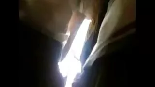 Cali Caliente sucks ir fucks gaidžiai iš skylių.