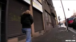 Lėlės smagiai biure su lesbiečių seksu, o bosas išvyko į užsienį.