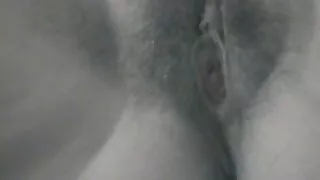 Apsaugos darbuotojas siūlo seksą mainais į laisvę.
